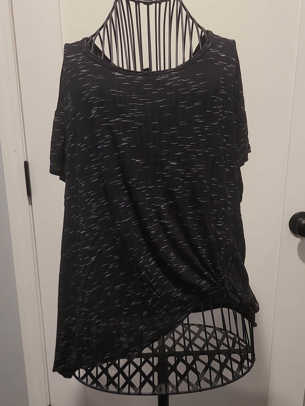 bobeau Black Speckled Side-Knot Short Sleeve Tee